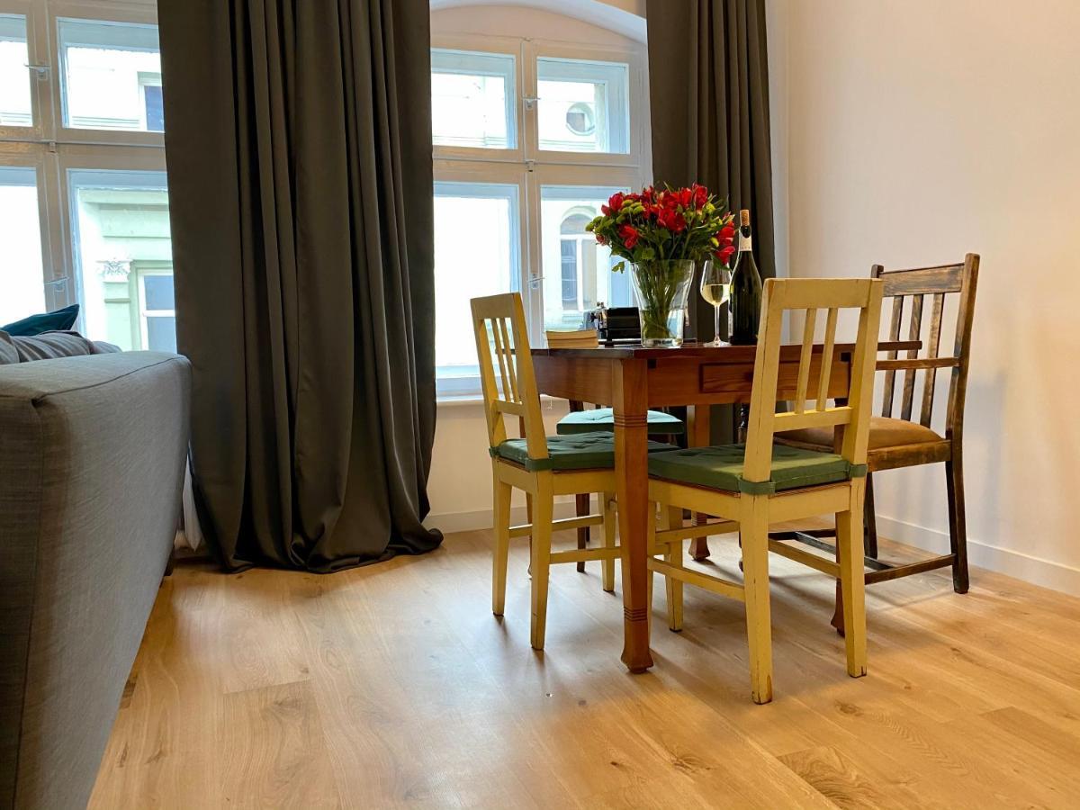 Apartament Hrabala 옐레니아구라 외부 사진