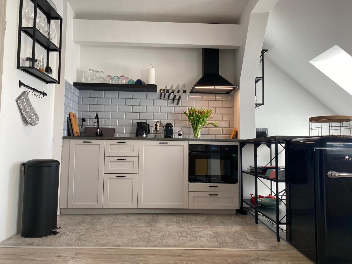 Apartament Hrabala 옐레니아구라 외부 사진