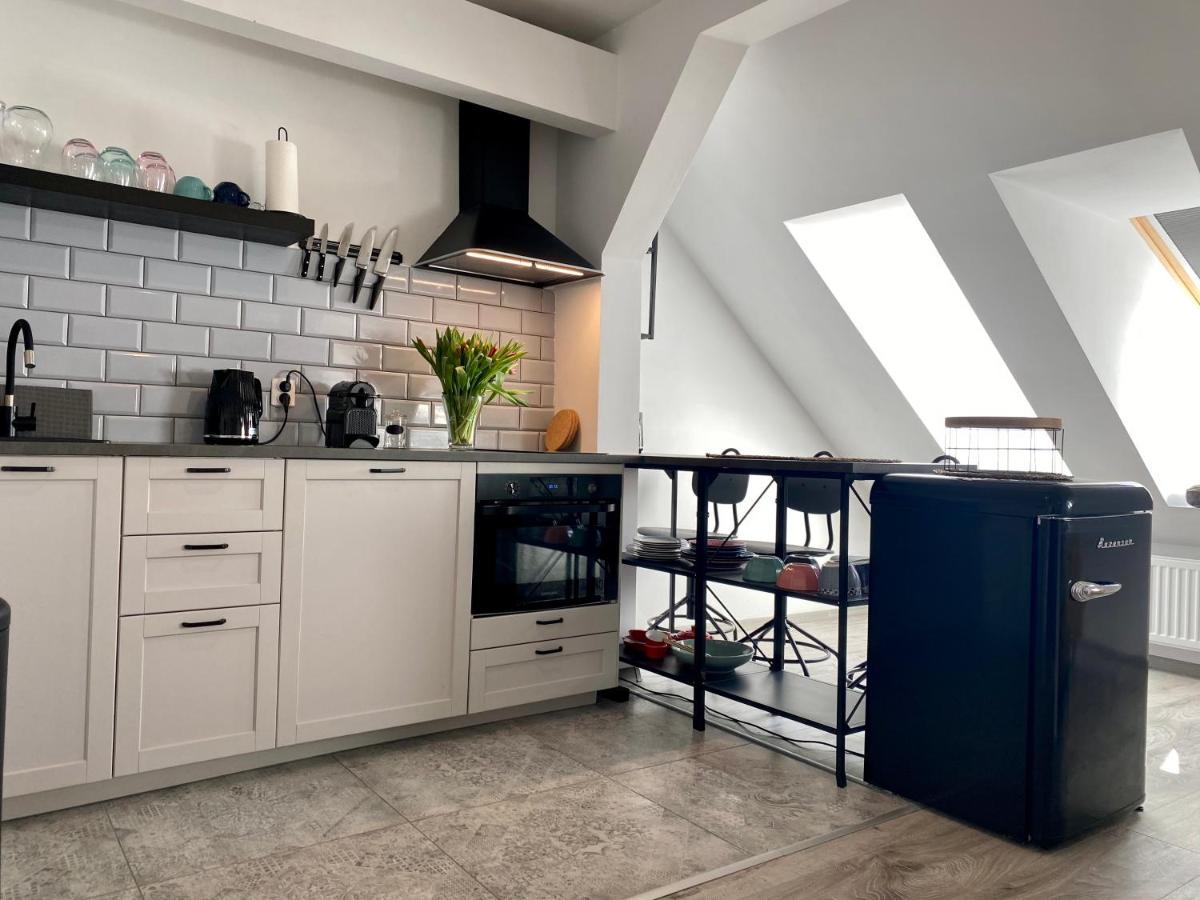 Apartament Hrabala 옐레니아구라 외부 사진