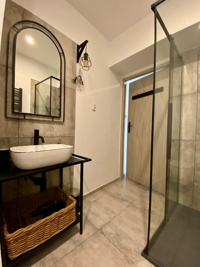 Apartament Hrabala 옐레니아구라 외부 사진