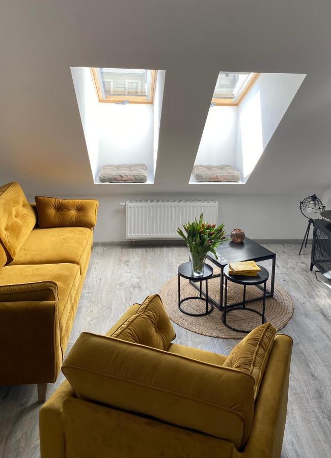 Apartament Hrabala 옐레니아구라 외부 사진