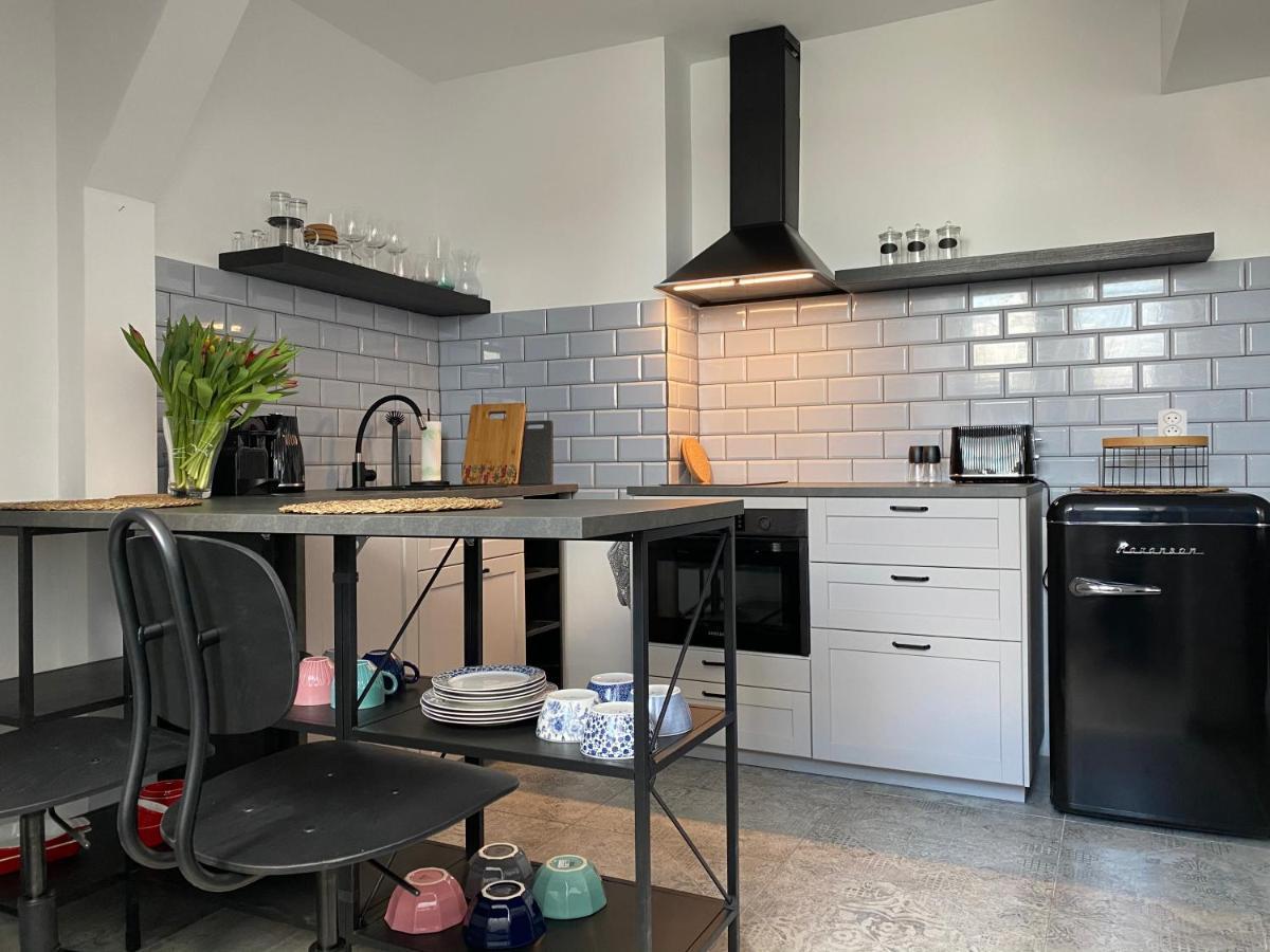 Apartament Hrabala 옐레니아구라 외부 사진
