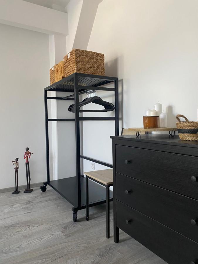 Apartament Hrabala 옐레니아구라 외부 사진